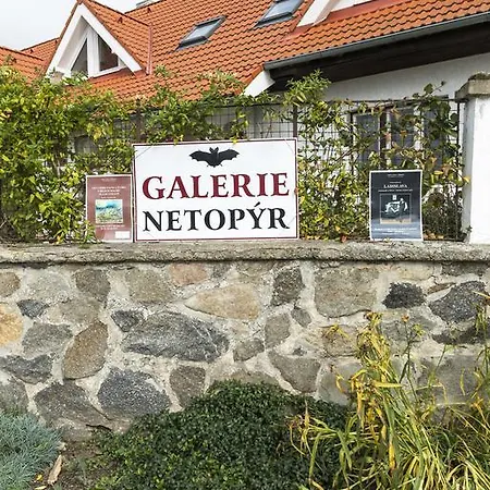 U Zámeckého Parku Zihobce